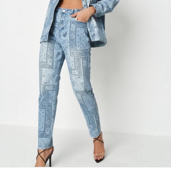 Misguided bandanna print Mom jeans - Picture 4 of 4
